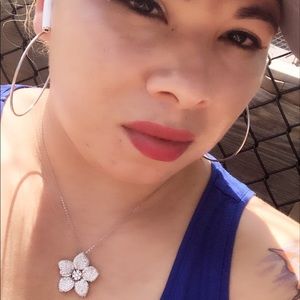 Meet your Posher, Estela